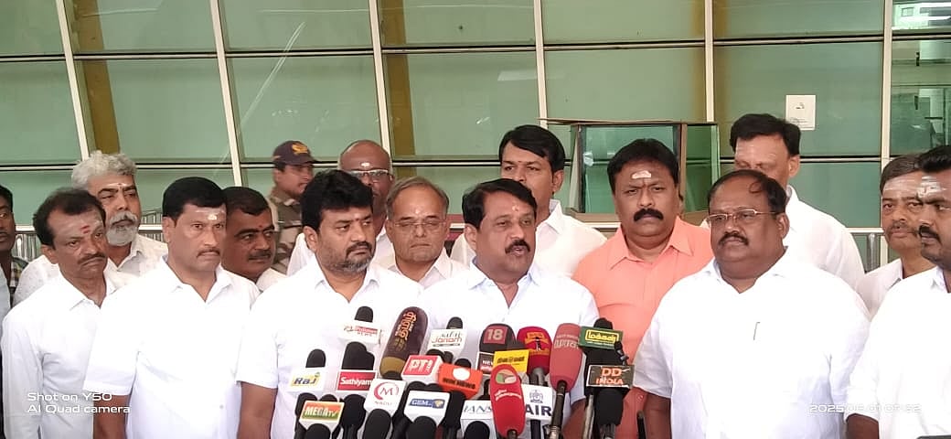 `ரித்தீஷ் ரூ.300 கோடிக்கும், ஆகாஷ் ரூ.500 கோடிக்கும்  வீடு கட்டுகிறார்கள் - நயினார் நாகேந்திரன்
