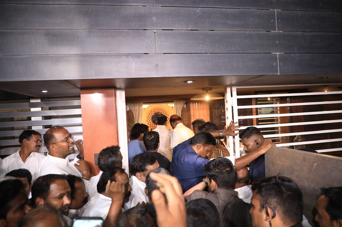 `11 வருடத்திற்குப் பிறகு - அண்ணனைக் காண வந்த முதல்வர்; காத்திருந்த அண்ணி - நெகிழ்ந்த குடும்பம்