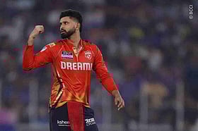 Shreyas Iyer: 'எதிர் டீம் கேப்டனை வச்சுக்கிட்டு அதை கேட்காதீங்க!- பிரஸ் மீட்டீல் ஸ்ரேயாஸ் ஐயர் ஜாலி