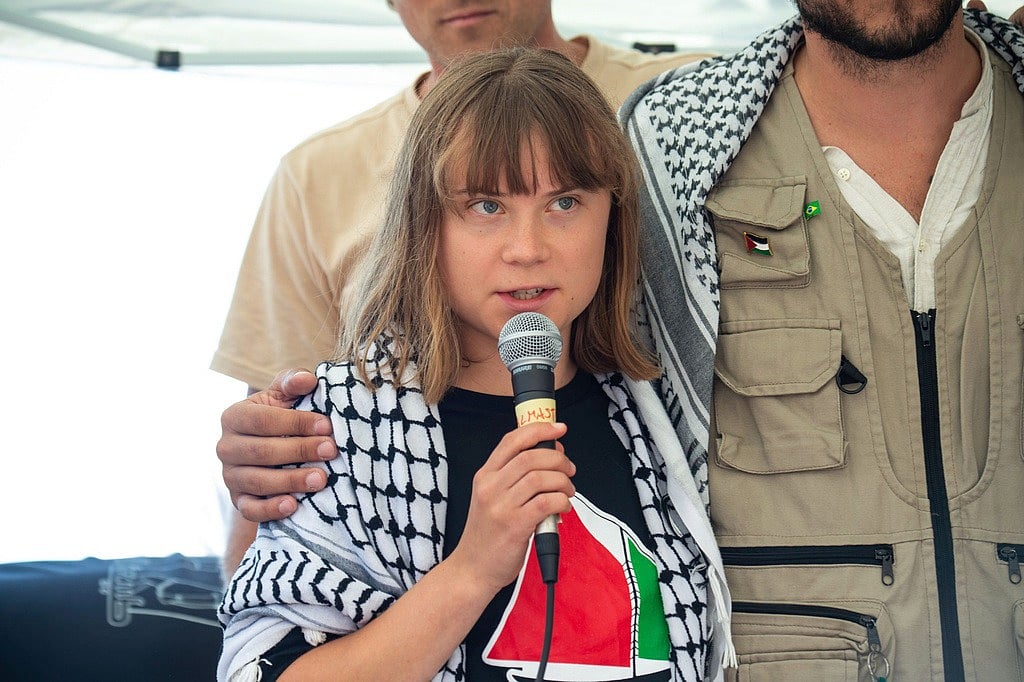 Gaza: ``உலகின் மௌனம் அச்சுறுத்துகிறது -இஸ்ரேலை எதிர்த்து காசாவுக்கு உதவ முயலும் கிரேட்டா தன்பெர்க்