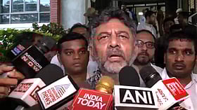 RCB Parade: "கட்டுப்படுத்த முடியாத கூட்டம்... மன்னிப்பு கேட்டுக்கொள்கிறேன்" - டி.கே.சிவக்குமார்