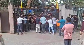 Rcb Parade: சின்னசாமி ஸ்டேடியம் கூட்ட நெரிசலில் 7 பேர் உயிரிழப்பு? - வெற்றிக் கொண்டாட்டத்தில் சோகம்!