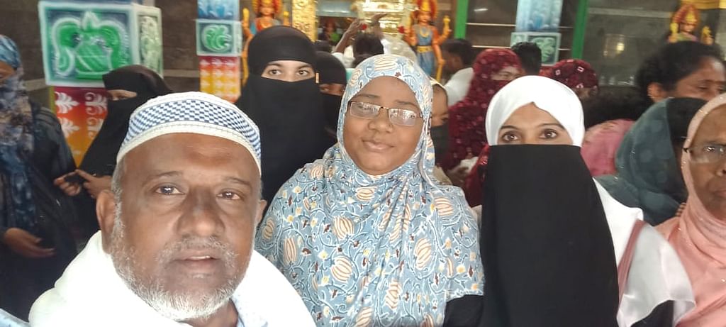கோயிலில் இஸ்லாமியர்கள்