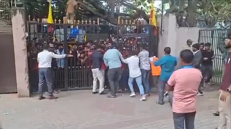 RCB குடும்பத்திற்கு மிகுந்த வலியும் வேதனையும்... - நிவாரணம் அறிவித்த அணி நிர்வாகம்!