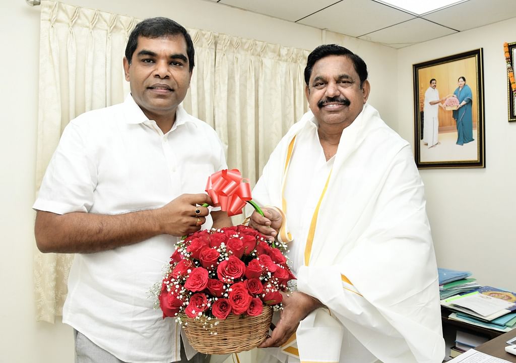 ஆற்றல் அசோக் குமார் - எடப்பாடி பழனிசாமி