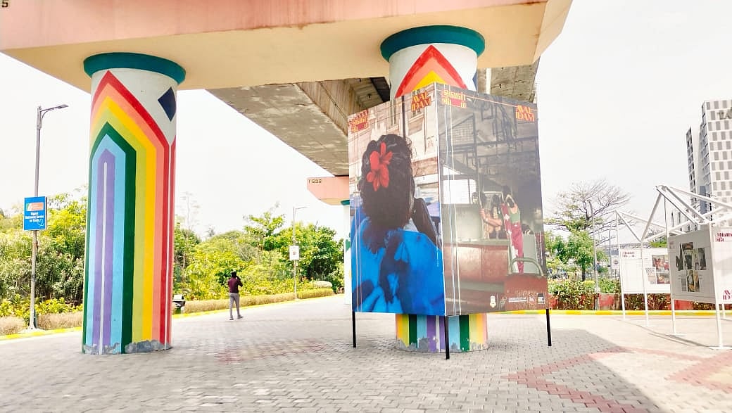 `அவள் இடம் - திருவான்மியூர் MRTS பார்க்கில் பெண்களின் வாழ்வியலை விவரித்த புகைப்பட கண்காட்சி | Album