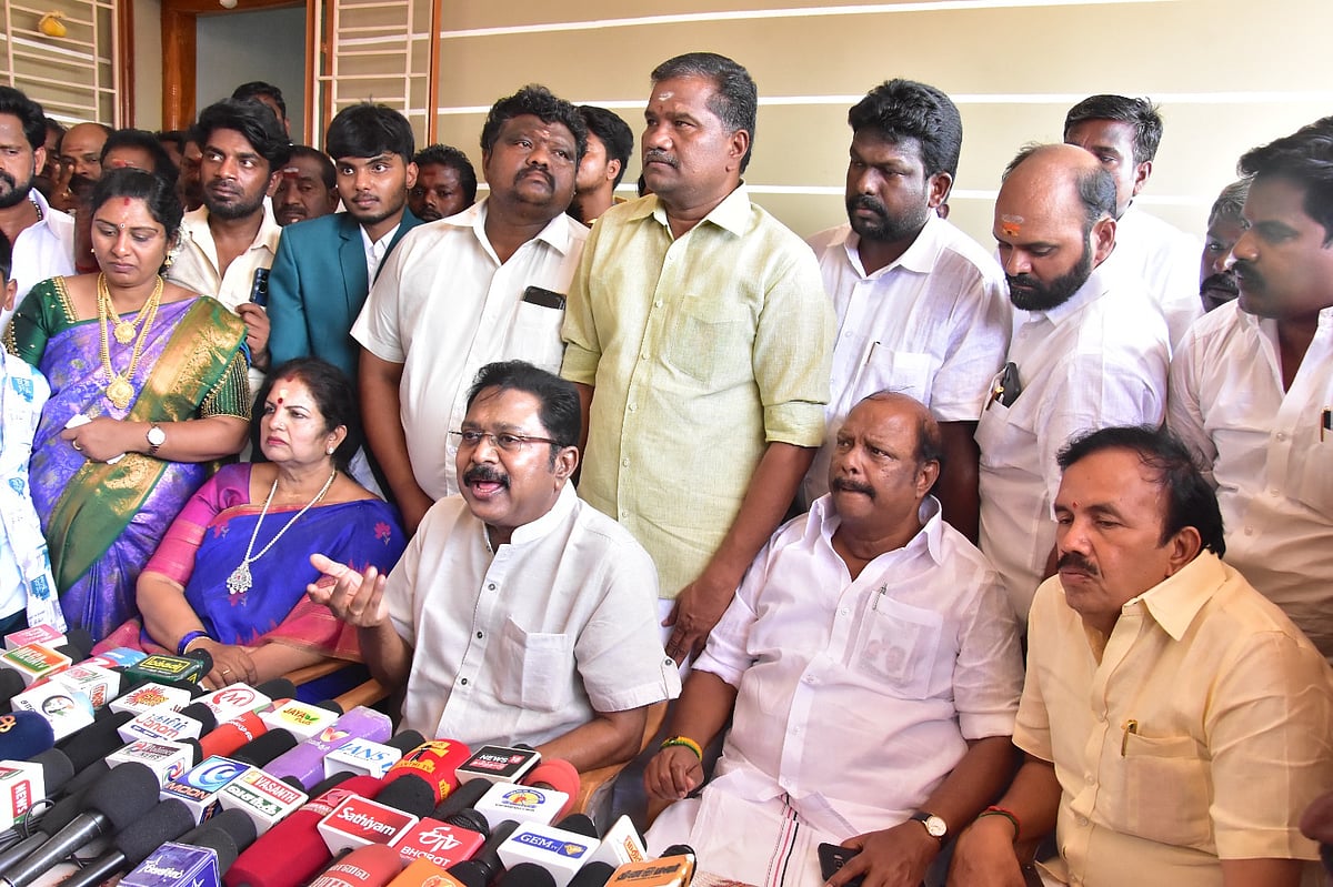 `பாஜக, இந்து அமைப்புக்கள் வளர்ந்துள்ளன; கருணாநிதியே திருச்செந்தூருக்கு..! - டி.டி.வி.தினகரன் பேச்சு