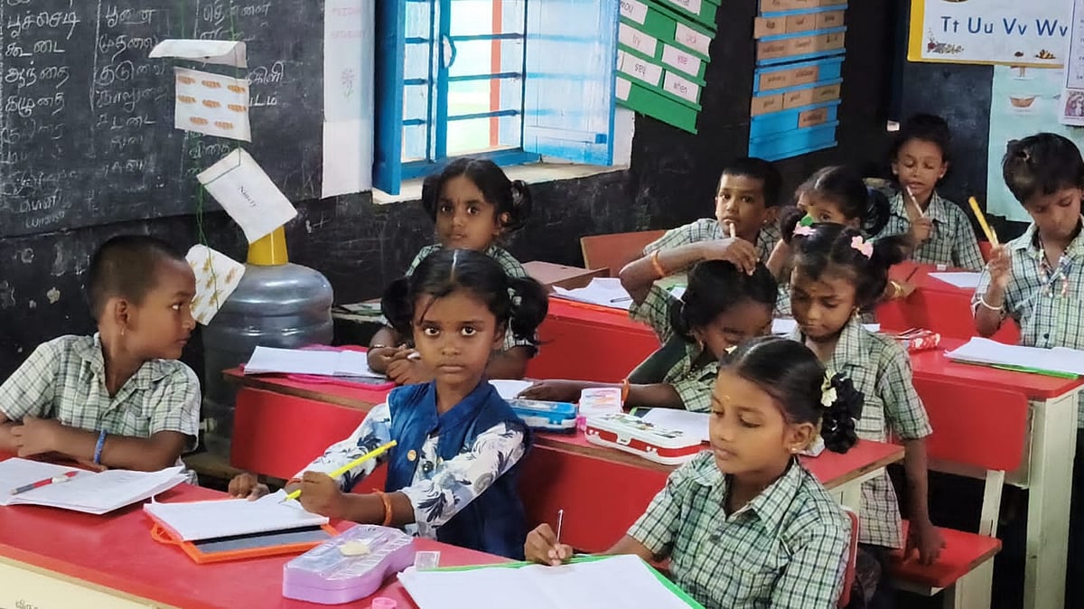 சிவகாசி: தரமான கல்வி.. வளர்ச்சி.. முன்னேற்றம்.. - மகளை அரசுப் பள்ளியில் சேர்த்த நீதிபதி விஜயபாரதி