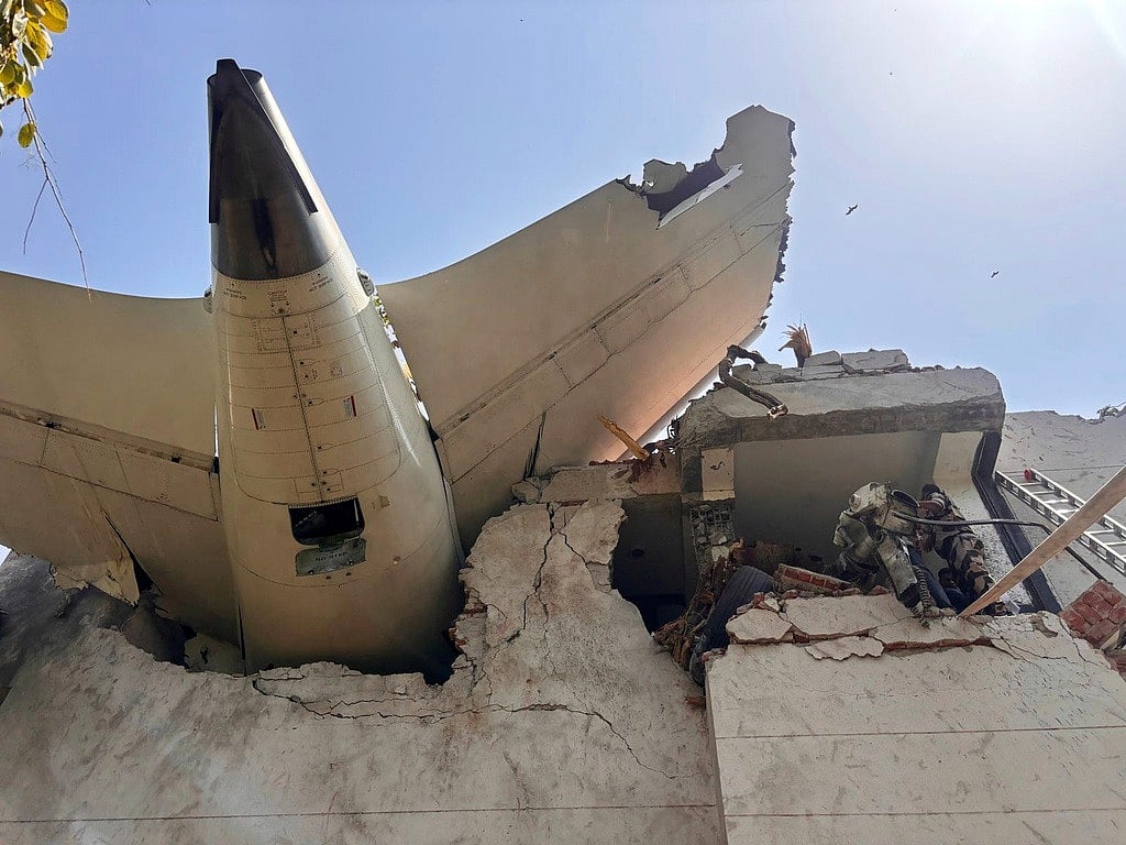 Air India Crash: இது எங்க உறவினரின் உடல் இல்ல - இங்கிலாந்தில் அதிருப்தி; இந்தியா பதில் என்ன?