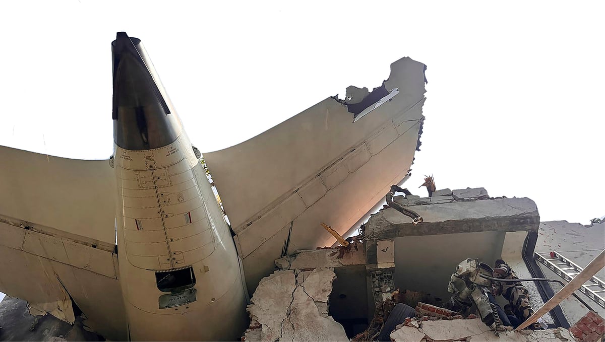 Ahmedabad Crash: ``10 நிமிடங்களுக்கு 
முன்பு சென்றிருந்தால் நானும்... - விமானத்தை தவறவிட்ட பெண்
