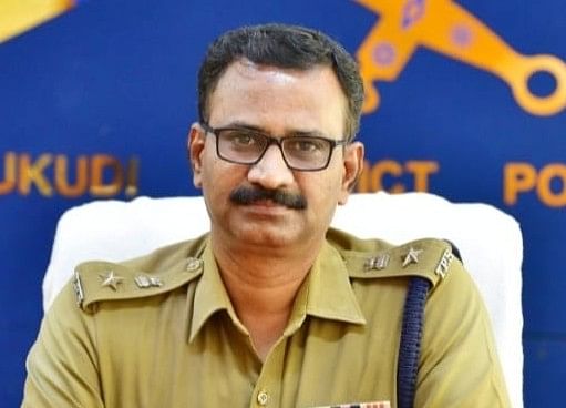 ஜெயக்குமார் - எஸ்.பி.