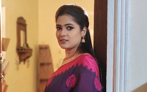 Reehana: திருமணம் செய்ததை மறைத்து பண மோசடி - சீரியல் நடிகை ரிஹானா பேகம் மீது ஓட்டல் அதிபர் புகார்