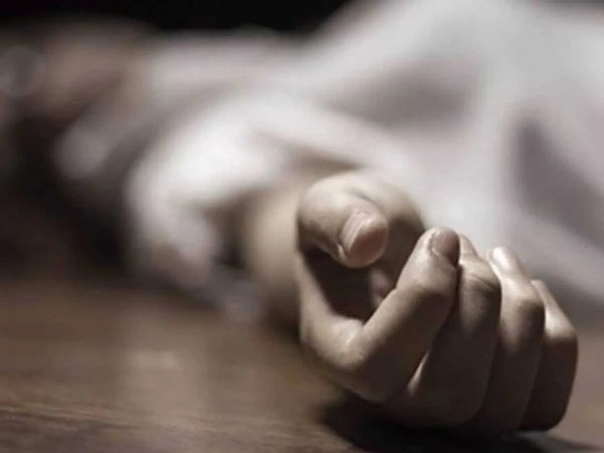 `உண்மையாகக் காதலித்தால் உயிரைக்கொடு காதலை நிரூபிக்க விஷம் குடித்தாரா வாலிபர்? - போலீஸ் விசாரணை