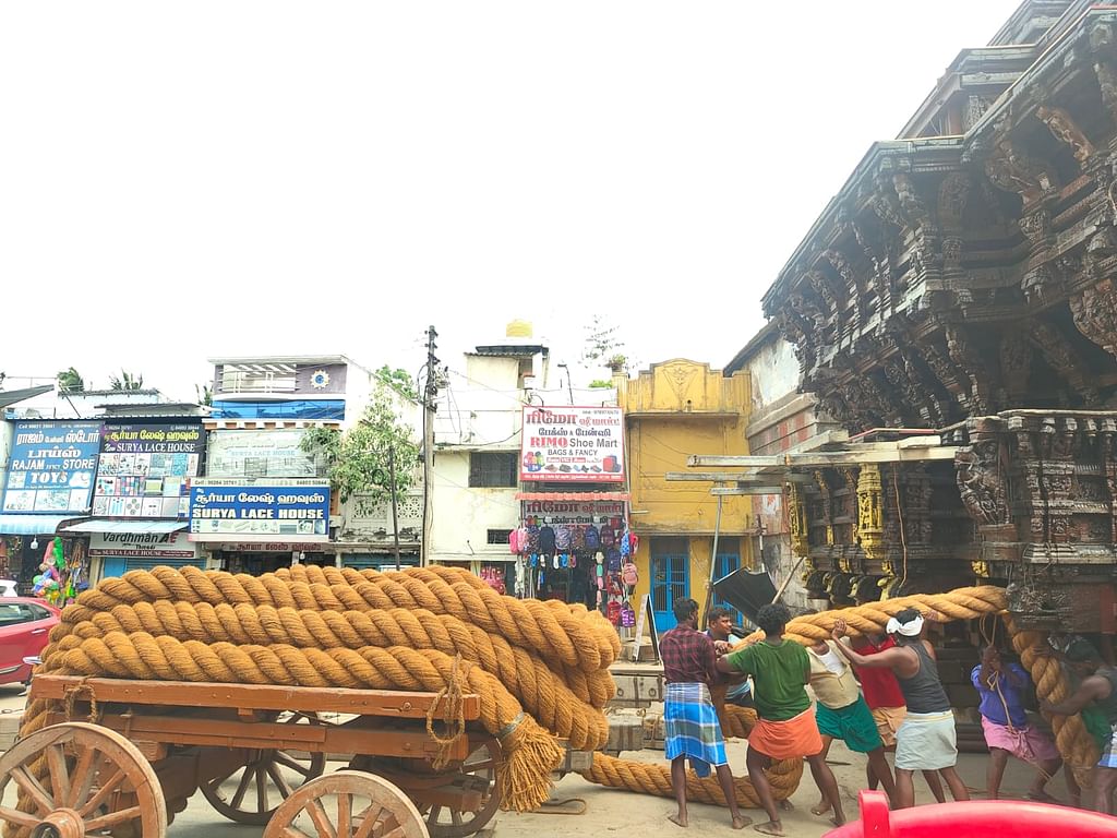 புதிய வடக்கயிறுகள் பொருத்தும் பணி