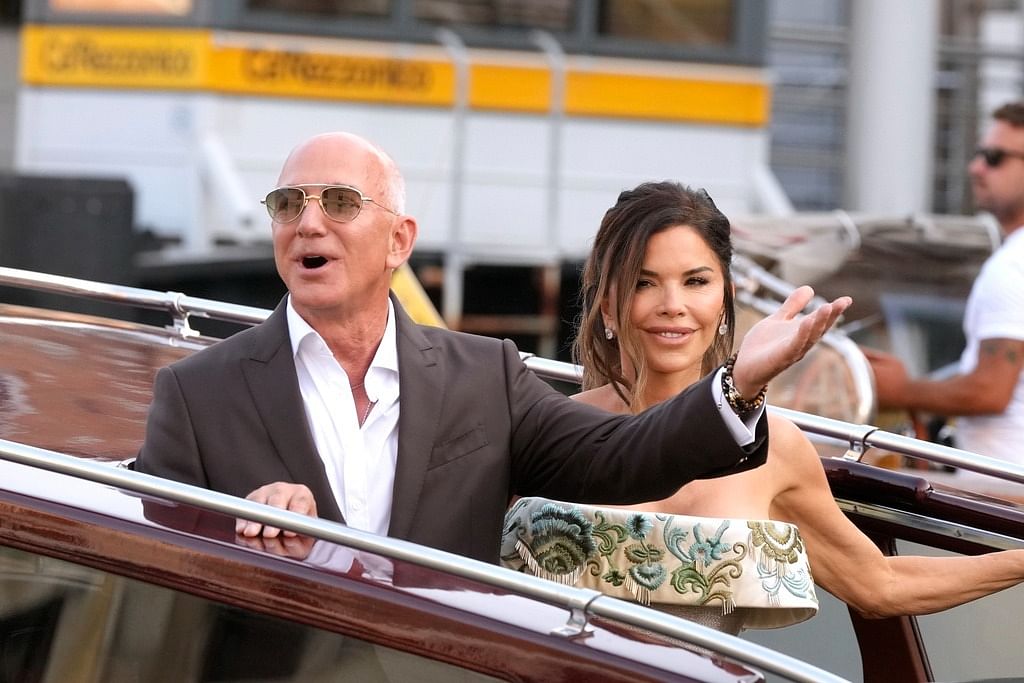 Jeff-Bezos:-ரூ.430-கோடி...-குவியும்-பிரபலங்கள்...-அமேசான்-நிறுவனர்-ஜெஃப்-பெசோஸ்-திருமணம்-|-Photos