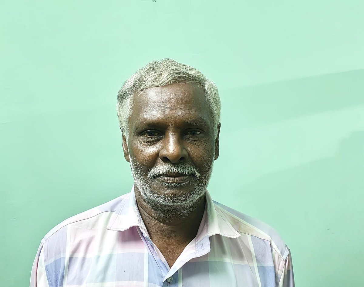 நீலகிரி: சுடுகாடு கேட்ட நபர், `வீடு கட்டிக்கொடுக்கும் திட்டம் இல்லை- அதிகாரிகள் குதர்க்கமான&zwnj; பதில்!