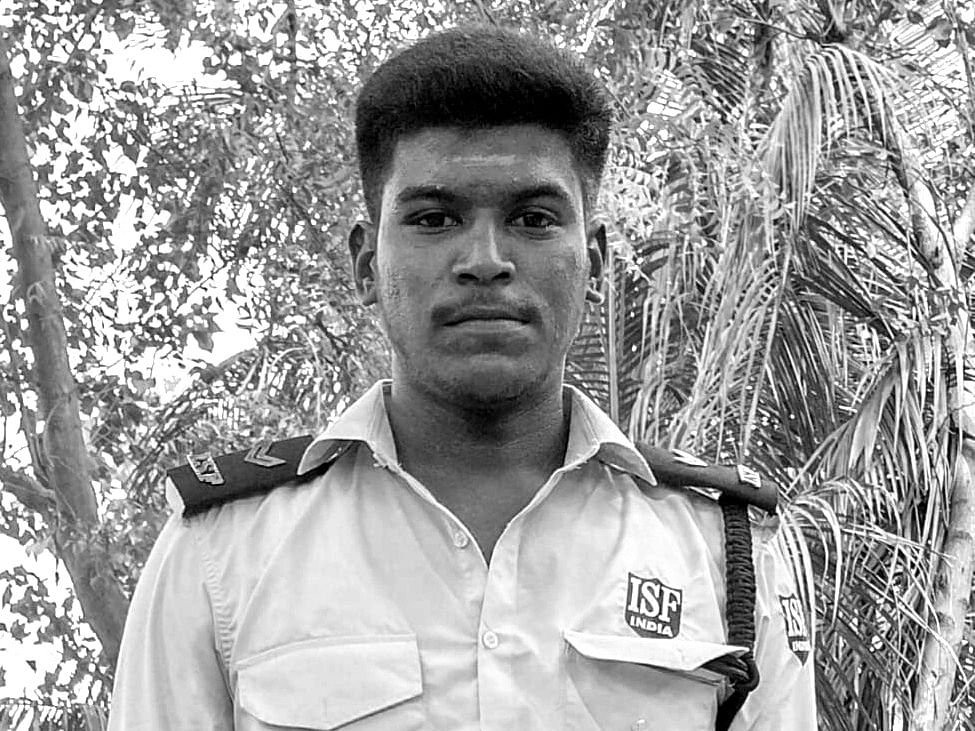 திருப்புவனம்:-தண்ணீர்கூட-கொடுக்காமல்-கண்களில்-மிளகாய்ப்பொடி-தூவி-சித்ரவதை---ஹென்