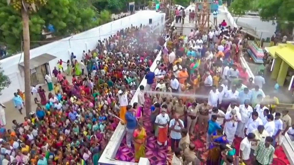 ஸ்ரீவில்லிபுத்தூர்:-பெரிய-மாரியம்மன்-கோயில்-கும்பாபிஷேகம்;-ஆயிரக்கணக்கான-பக்தர்கள்-தரிசனம்!