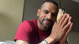 "அந்த வீரர் இரட்டை சதமடித்தபோதே என் கரியர் முடிந்துவிட்டது" - மனம் திறக்கும் ஷிகர் தவான்