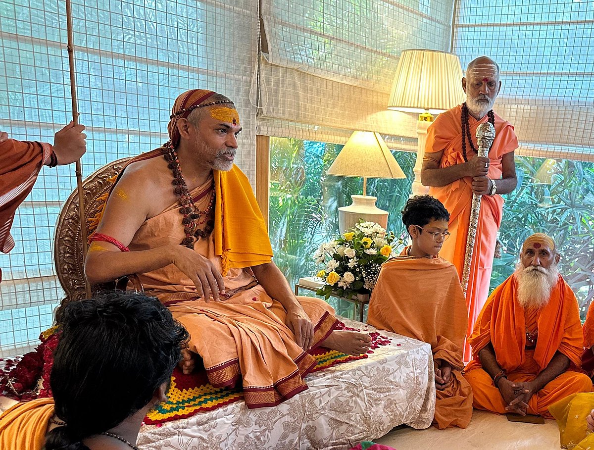 Secularism: ``மதச்சார்பற்றவராக யாராலும் வாழ முடியாது.. - சங்கராச்சாரியார் பேச்சு