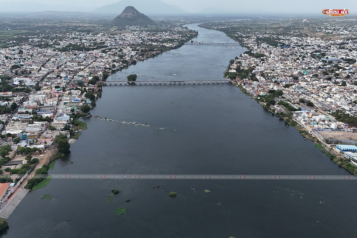 கடல் போல் காட்சியளிக்கும் பவானி கூடுதுறை; காவிரி - பவானி சங்கமத்தின் அழகிய காட்சி! | Photo Album