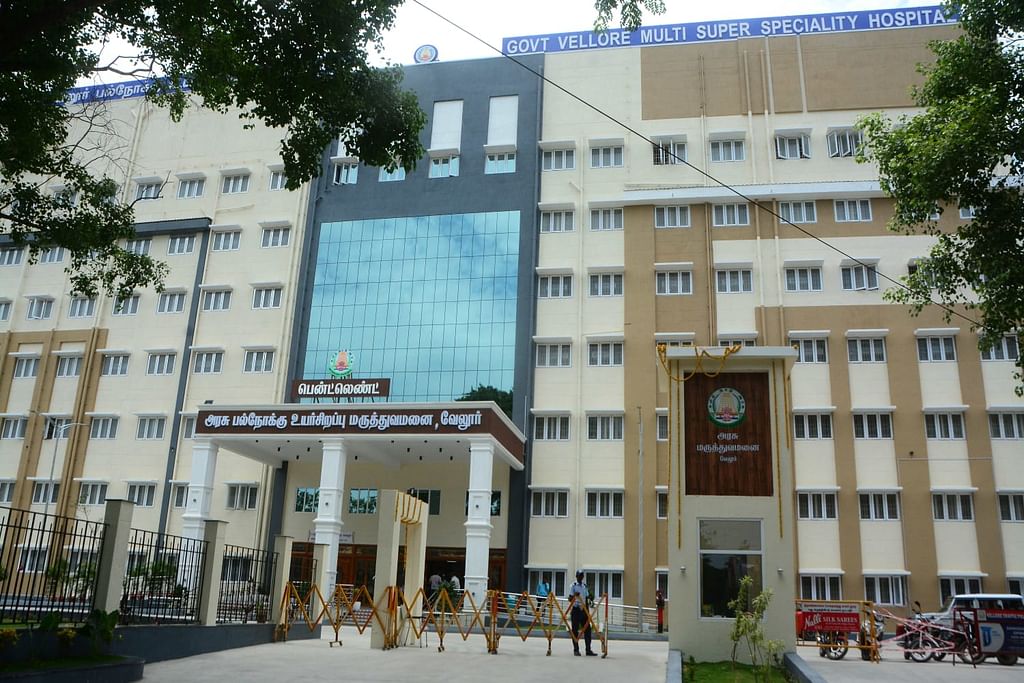 வேலூர்:-`அது,-ஜி.ஹெச்-இல்லை...-வெற்றுக்-கட்டடம்’---கொதிக்கும்-அதிமுக;-மறுக்கும்-திமுக