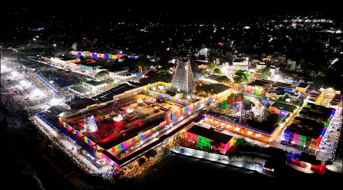 `முருகரை நாங்கதான் பெருமைப்படுத்தினோம்’ - பாஜக  அரசியலுக்கு இரையாகிறதா திராவிட மாடல்? | Long Read