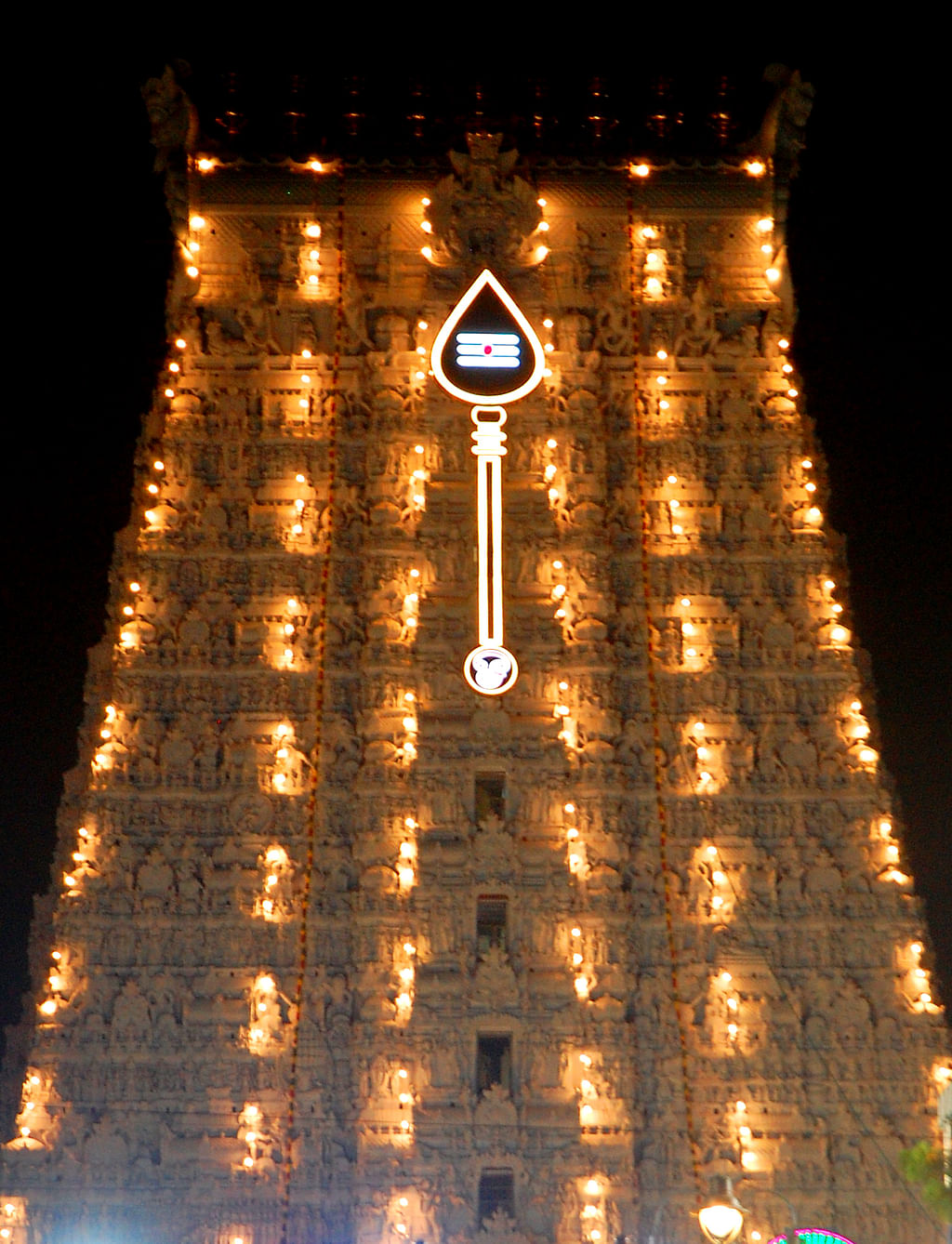 மின்னொளியில்-ஜொலித்த-திருச்செந்தூர்;-சுப்பிரமணிய-சுவாமி-திருக்கோயில்-குடமுழுக்கு-விழா!---Album