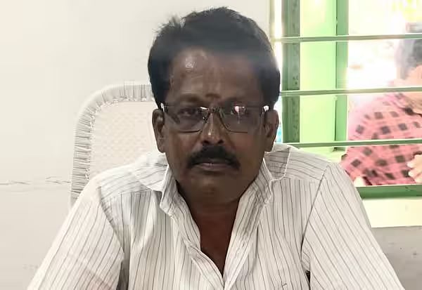 திருப்பூர் : குடிநீர் இணைப்புக்கு லஞ்சம்; கணக்கில் வராத ரூ.71 ஆயிரம் - சிக்கிய ஊராட்சி செயலாளர்