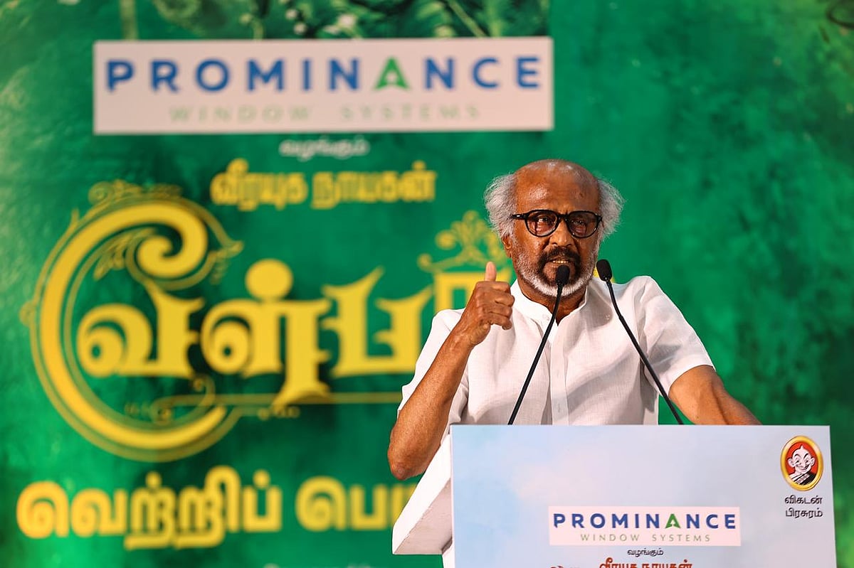 வேள்பாரி: `முதல்வர் இருந்த மேடையில் `ஓல்ட் ஸ்டூடண்ட்’னு பேசினேன்; இப்போ வரும்போதே.!’ - கலகலத்த ரஜினி
