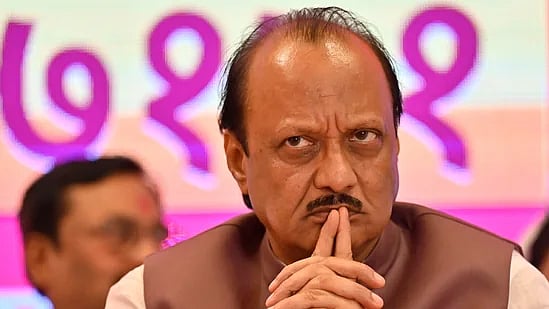 ரூ.25000 கோடி வங்கி ஊழல்: சரத்பவார் பேரன் மீது ED குற்றப்பத்திரிகை; மகா. துணை முதல்வர் பெயர் நீக்கம்