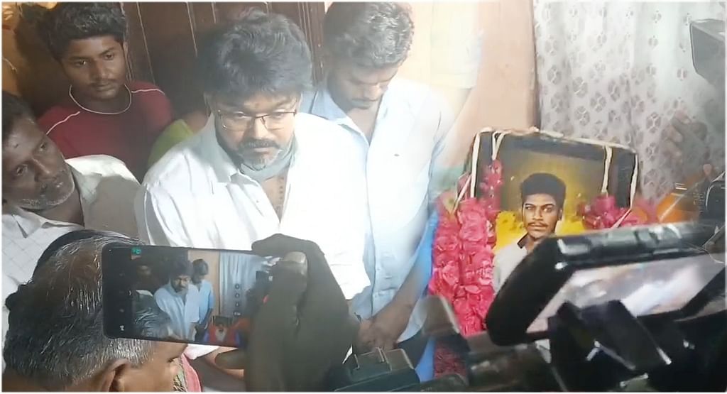 அஜித் குமாரின் வீட்டில் விஜய்