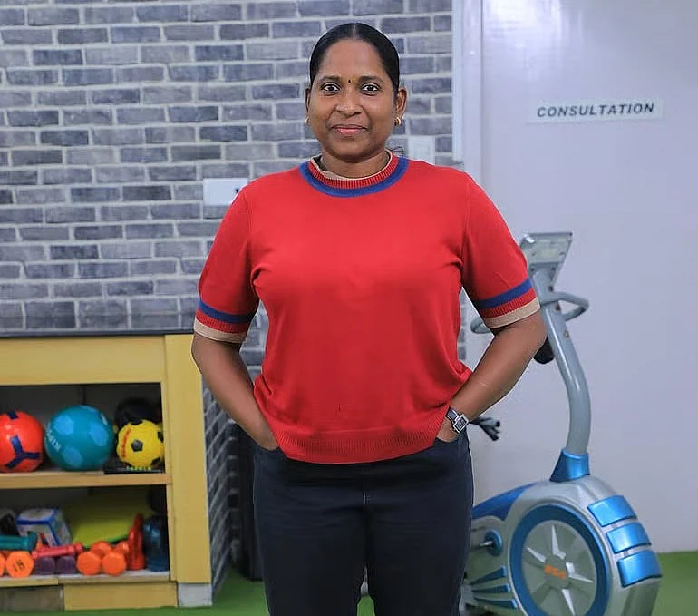 Doctor-Vikatan:-பக்கவாதத்தில்-பாதிக்கப்பட்ட-வலது-கை...-மீண்டும்-பழையநிலைக்குத்-திரும்புமா?