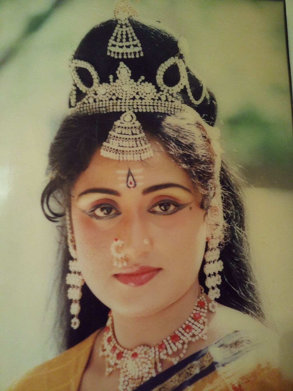 நடிகை பிரமிளாv