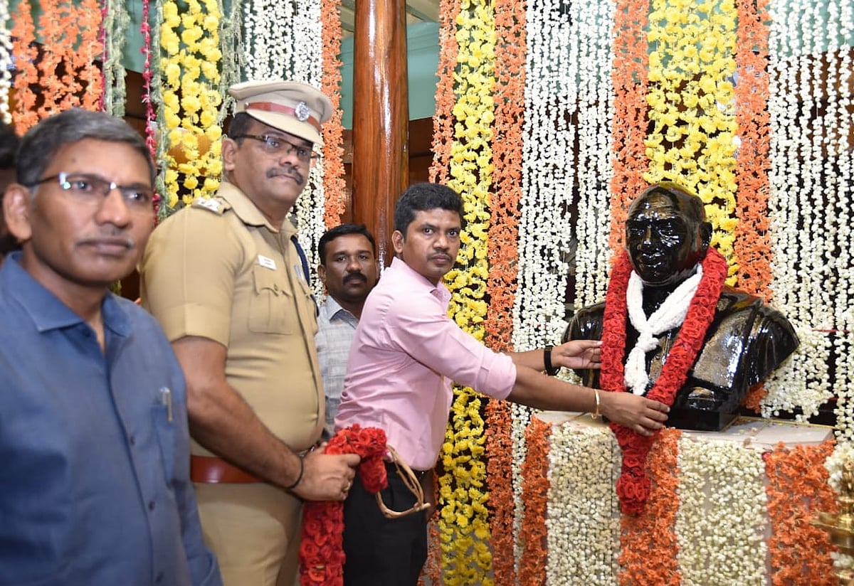 காமராஜர் பிறந்த நாள் விழா: விருதுநகரில் மலர்தூவி மரியாதை செலுத்திய மாணவிகள், ஆட்சியர், அமைச்சர்கள்