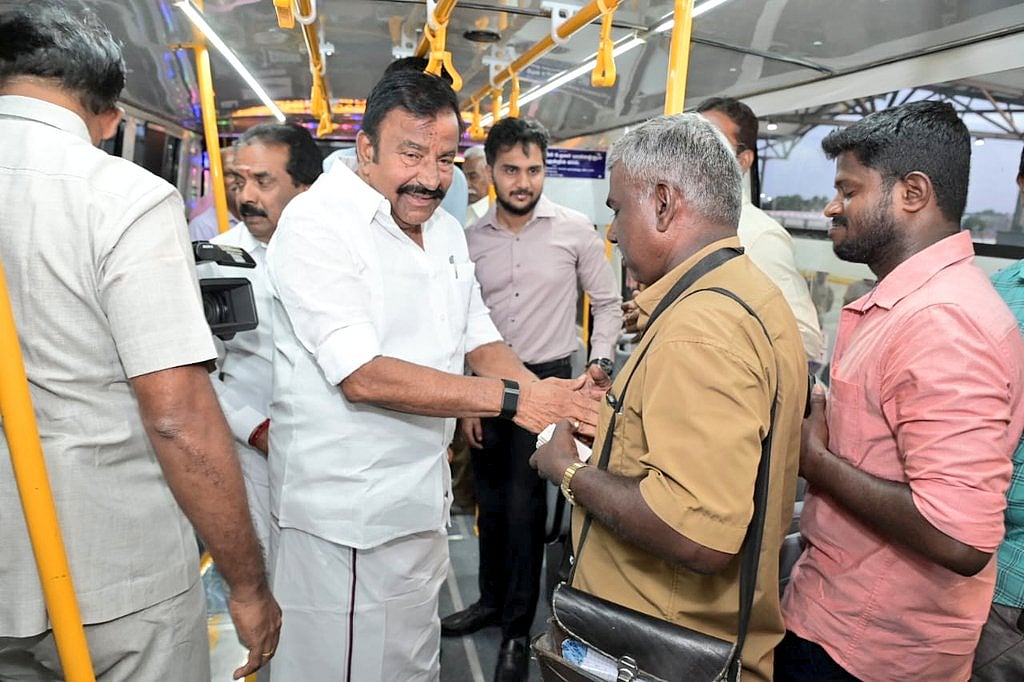 திருச்சி: பயன்பாட்டுக்கு வந்த `பஞ்சப்பூர் பேருந்து நிலையம்; வெளியூர், நகர் பேருந்துகள் இயக்கம்