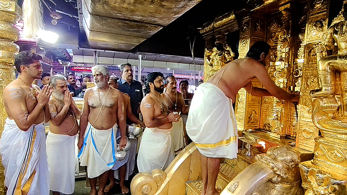 `சரக்கு டிராக்டரில் ADGP சபரிமலை பயணம் - கோர்ட் கண்டனம்; `டிரைவர் பலிகடா - கேரளாவில் சர்ச்சை