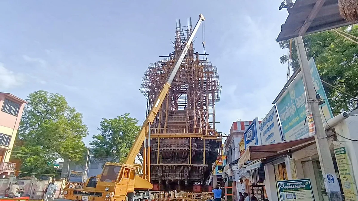ஸ்ரீவில்லிபுத்தூர்-ஆடிப்பூரத்-தேரோட்டம்;-தயாராகும்-பெரிய-தேர்;-மாவட்ட-ஆட்சியர்-ஆய்வு