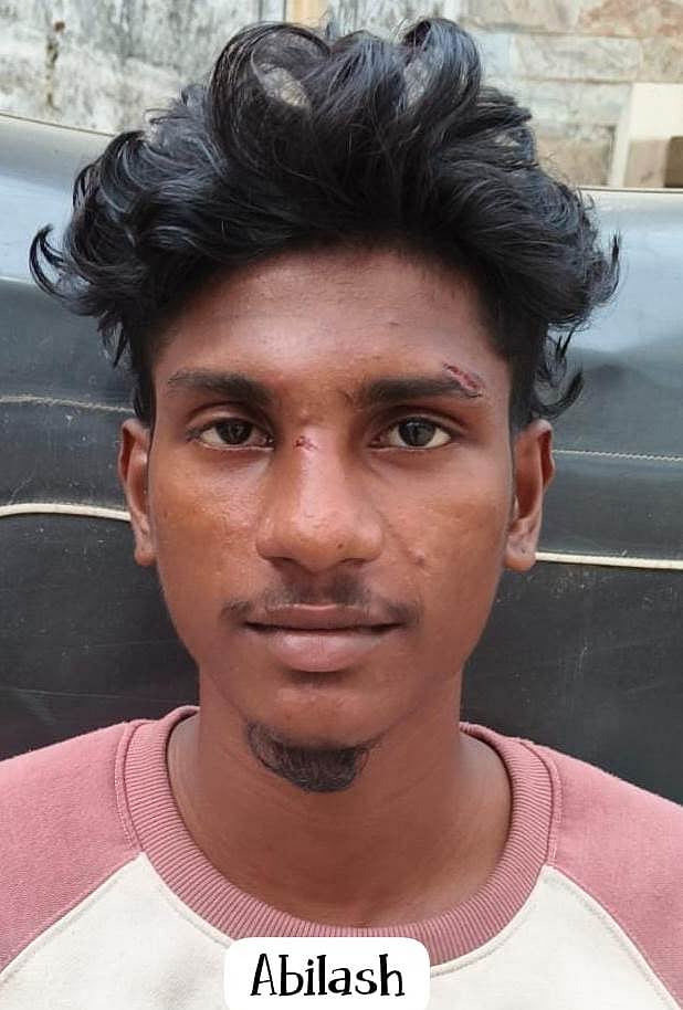 சென்னை: `போலீஸ்னு எனத் தெரியாம தப்பு பண்ணிட்டோம்’ - காவலர் கொடுத்த புகாரில் இளைஞர்கள் கைது