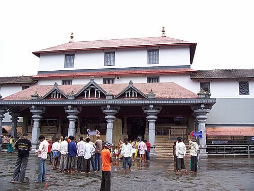 15 ஆண்டுகள்; 100-க்கும் மேற்பட்ட பெண்கள் கொலை... - கர்நாடகா தர்மஸ்தலா மஞ்சுநாதர் கோவில் வழக்கு