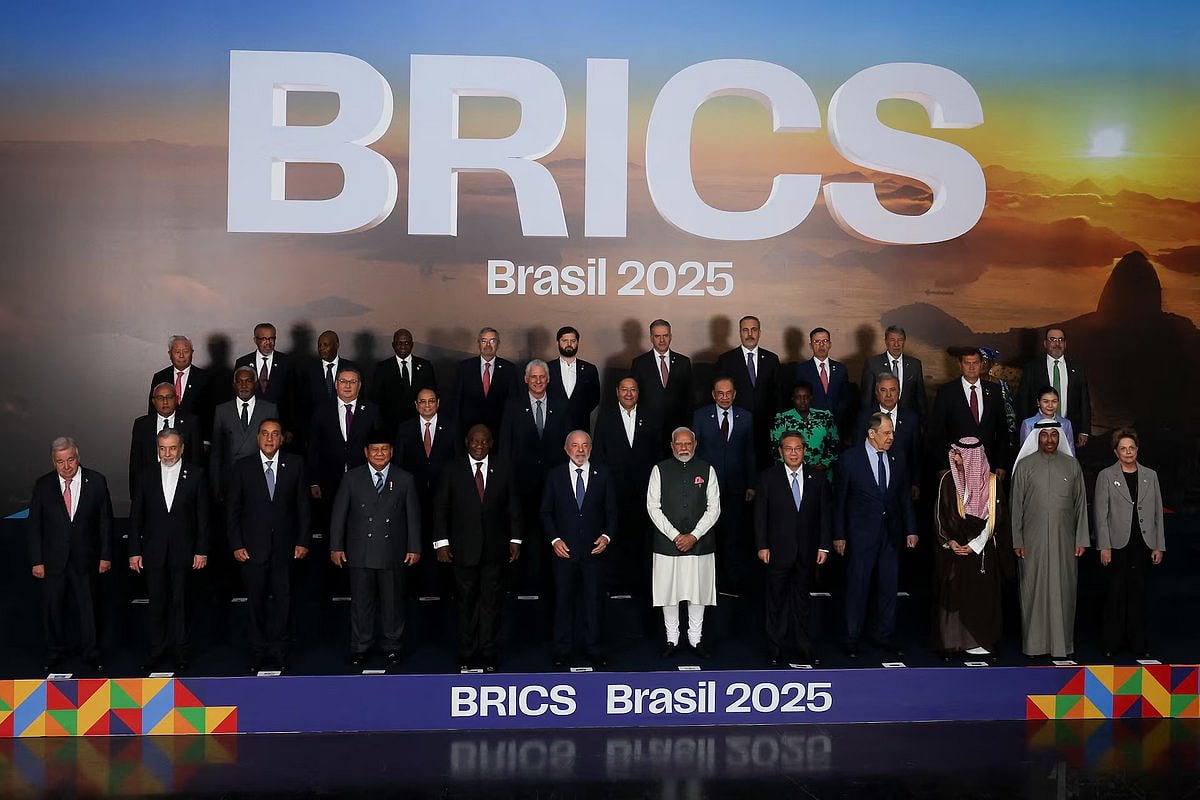 Donald Trump: ``BRICS நாடுகளின் இறக்குமதிக்கு 10% கூடுதல் வரி.. - ட்ரம்ப் மிரட்டுவது ஏன்?