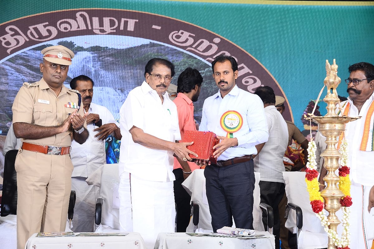 குற்றாலம் சாரல் திருவிழா: உங்களுடன் ஸ்டாலினை நடத்த தைரியம் இருக்கின்றது - கே.கே.எஸ்.எஸ்.ஆர்
