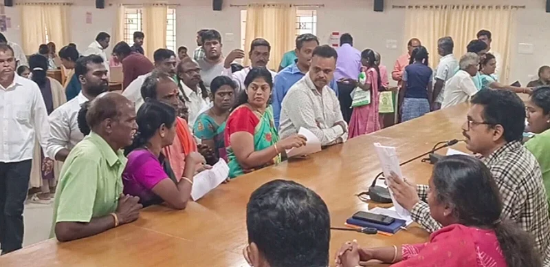 திருப்பத்தூர்:-`கல்குவாரி-அமைக்க-எதிர்ப்பு-தெரிவிச்சா,-அதிகாரிகளே-மிரட்டுறாங்க.!--