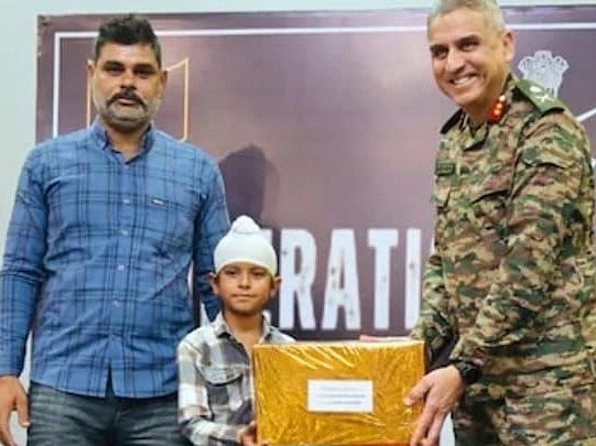 ஆபரேஷன் சிந்தூர்: வீரர்களுக்குத் தண்ணீர், பால் வழங்கிய சிறுவன்; கல்விச் செலவை ஏற்ற இந்திய ராணுவம்!