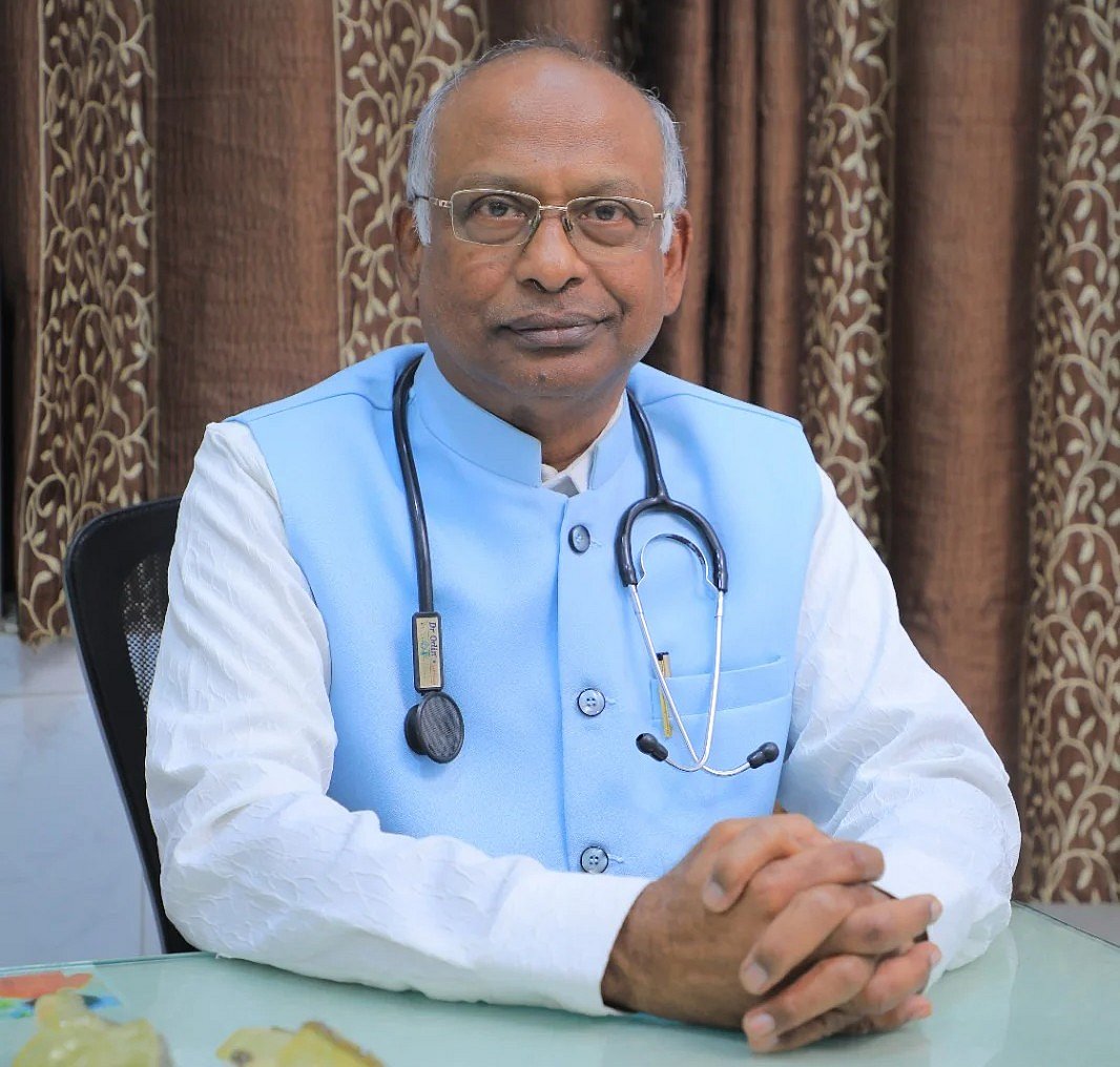 Doctor Vikatan: உட்காரும் இடத்தில்  வலி; மூலநோயும் இல்லை... வலிக்கு காரணம், தீர்வு என்ன?