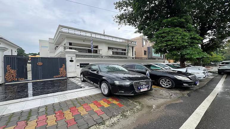 `வெஸ்ட் அண்டார்டிகா பெயரில் டெல்லி அருகே போலி தூதரகம்.. விசாரணையில் அதிர்ச்சி; பின்னணி என்ன?