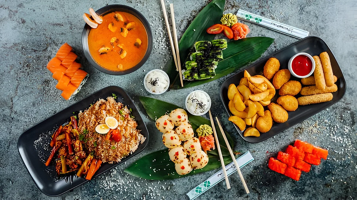 Black Takeout Food Containers