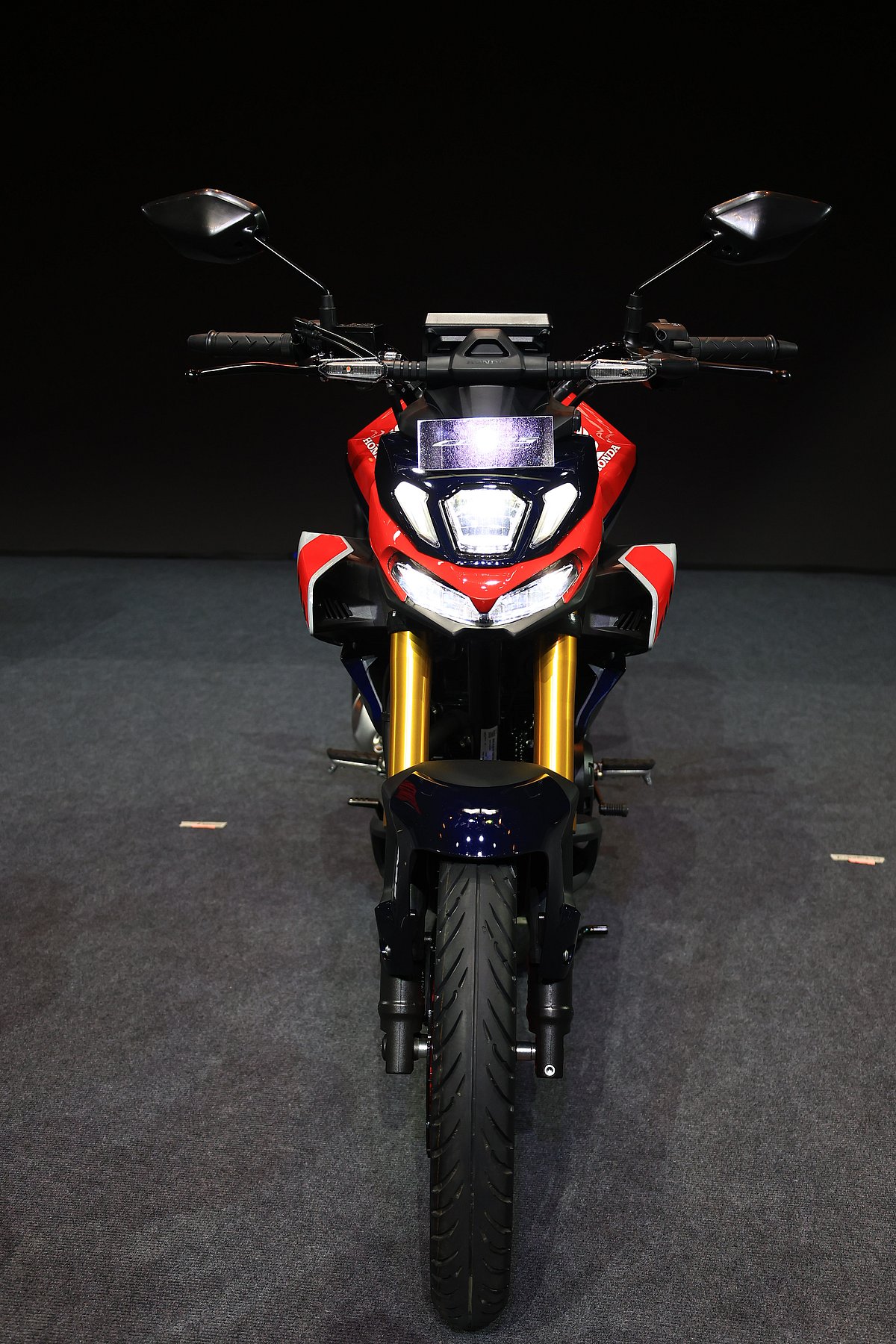 Honda CB 125 Hornet: `மாஸ்... பக்கா மாஸ்...  - பைக் லான்ச் போட்டோஸ் | Photo Album