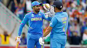 Dhoni: `ஜடேஜாவை 2010-ல் பலரும் எதிர்த்தபோது.. தோனி சொன்ன அந்த வார்த்தை!' - பகிரும் பத்திரிகையாளர்