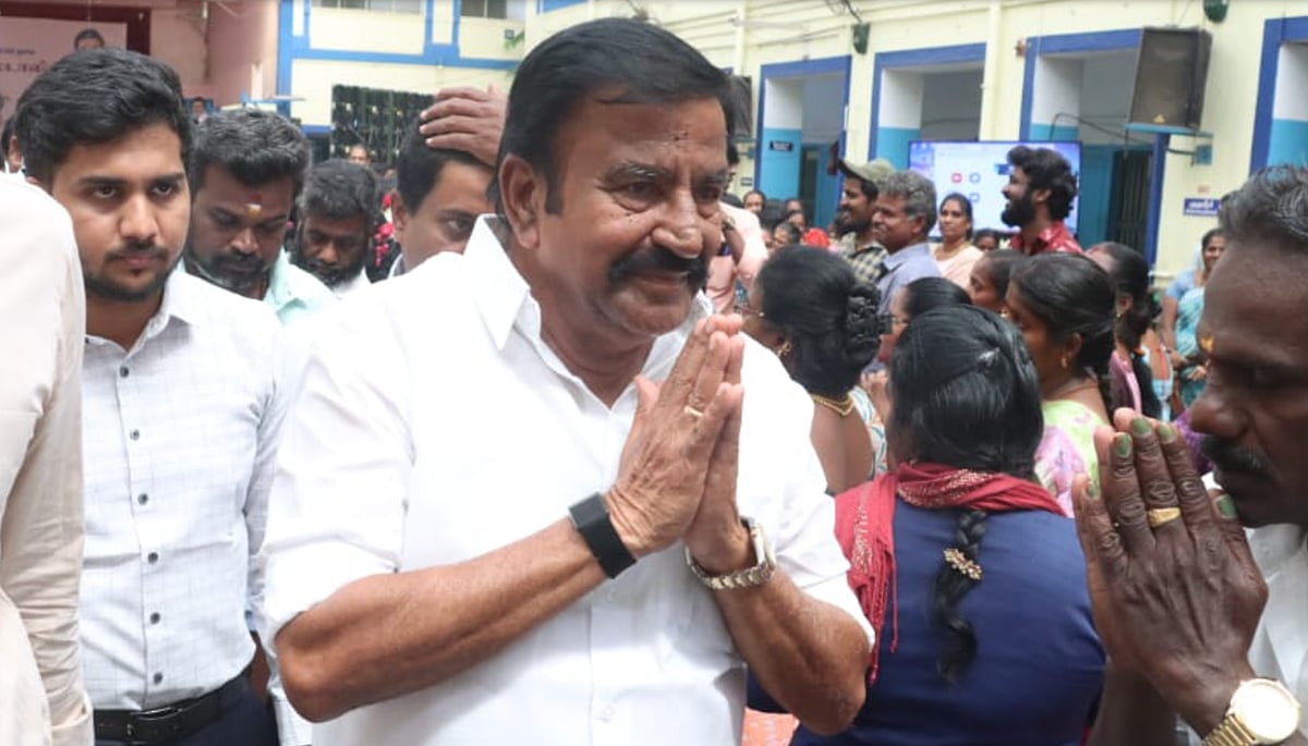 ஓ.பி.எஸ் வந்துகொண்டிருக்கிறார்..! - கூட்டணி குறித்து திமுக அமைச்சர் பேச்சு!